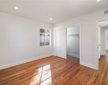 1140 Hillside Place - Photo Thumbnail 3