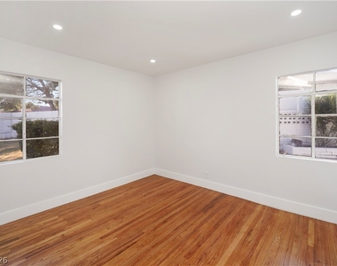 1140 Hillside Place - Photo Thumbnail 5