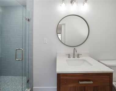 1140 Hillside Place - Photo Thumbnail 6