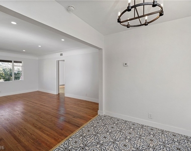 1140 Hillside Place - Photo Thumbnail 7