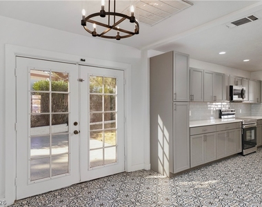 1140 Hillside Place - Photo Thumbnail 10