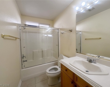 8444 Antique Cameo Avenue - Photo Thumbnail 11