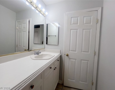 8444 Antique Cameo Avenue - Photo Thumbnail 17