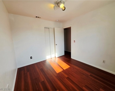 1824 Sierra Valley Way - Photo Thumbnail 21