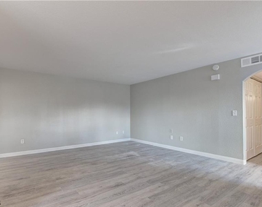 4320 W Lake Mead Boulevard - Photo Thumbnail 6
