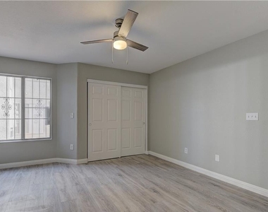 4320 W Lake Mead Boulevard - Photo Thumbnail 12