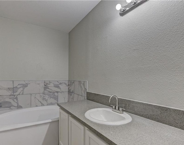 4320 W Lake Mead Boulevard - Photo Thumbnail 14