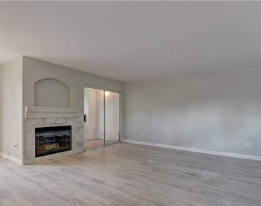4320 W Lake Mead Boulevard - Photo Thumbnail 7