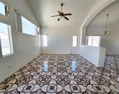 3114 Crownline Court - Photo Thumbnail 1