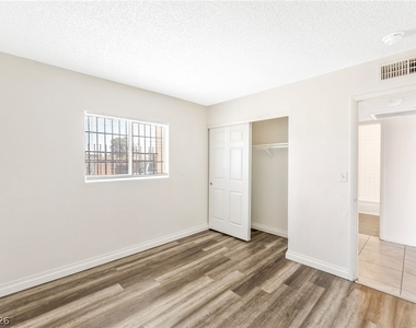 5309 W Cheyenne Avenue - Photo Thumbnail 14