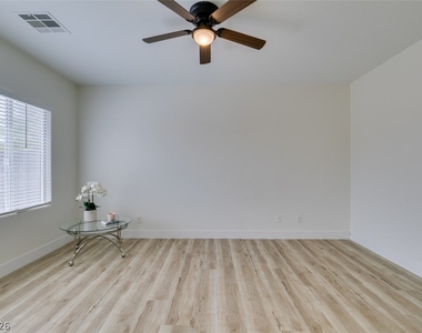 10959 Pumpkin Ridge Avenue - Photo Thumbnail 25