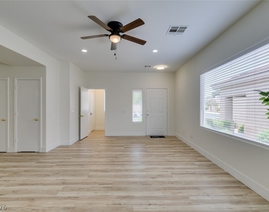 10959 Pumpkin Ridge Avenue - Photo Thumbnail 2