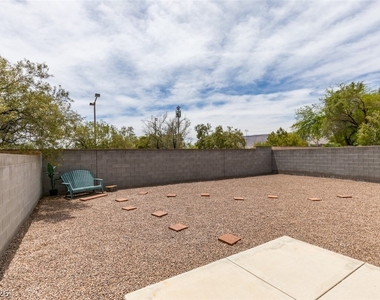 10959 Pumpkin Ridge Avenue - Photo Thumbnail 31