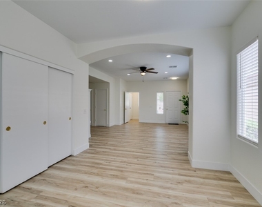 10959 Pumpkin Ridge Avenue - Photo Thumbnail 13