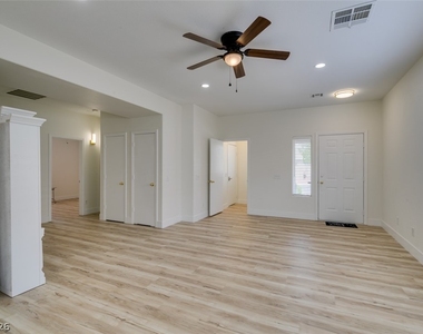 10959 Pumpkin Ridge Avenue - Photo Thumbnail 1