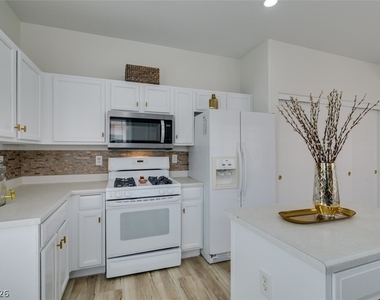10959 Pumpkin Ridge Avenue - Photo Thumbnail 20