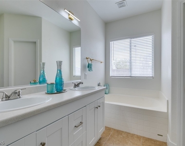 10959 Pumpkin Ridge Avenue - Photo Thumbnail 30