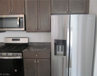 7841 Tyrell Peaks Street - Photo Thumbnail 8