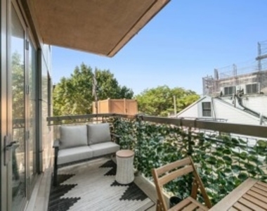 4th Avenue - Photo Thumbnail 10