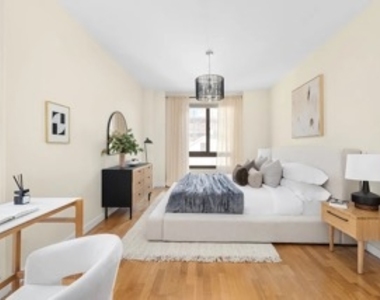 4th Avenue - Photo Thumbnail 5