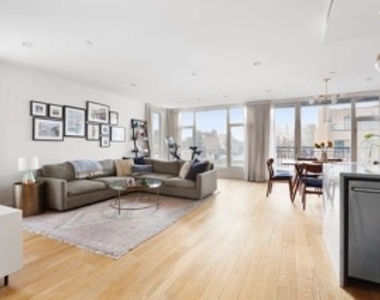 Metropolitan Avenue - Photo Thumbnail 8