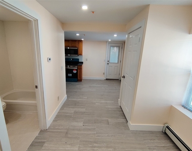 11 Avenue A - Photo Thumbnail 5
