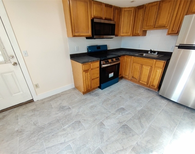 11 Avenue A - Photo Thumbnail 2