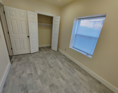 11 Avenue A - Photo Thumbnail 3