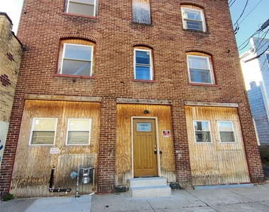 11 Avenue A - Photo Thumbnail 7