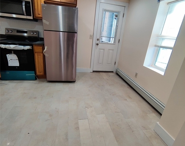 11 Avenue A - Photo Thumbnail 5