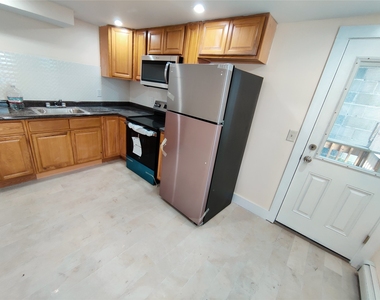 11 Avenue A - Photo Thumbnail 4