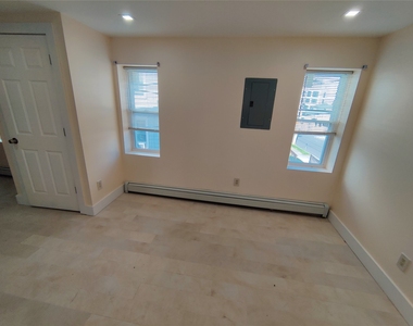 11 Avenue A - Photo Thumbnail 3