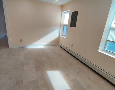 11 Avenue A - Photo Thumbnail 4