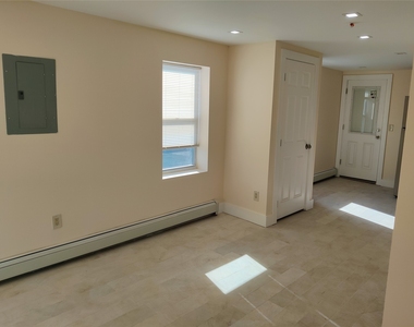 11 Avenue A - Photo Thumbnail 2