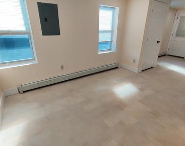 11 Avenue A - Photo Thumbnail 5