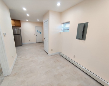 11 Avenue A - Photo Thumbnail 4