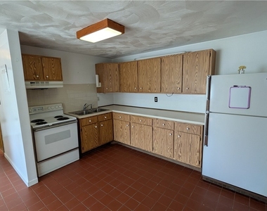 51 S 86th Street - Photo Thumbnail 3