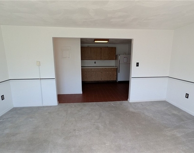 51 S 86th Street - Photo Thumbnail 5