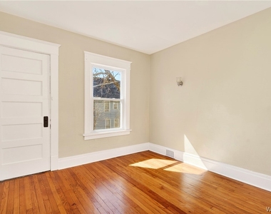 76 Vernon Place - Photo Thumbnail 10