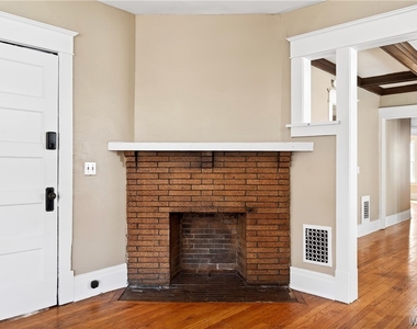 76 Vernon Place - Photo Thumbnail 3