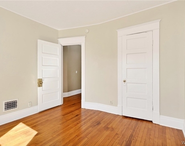 76 Vernon Place - Photo Thumbnail 13