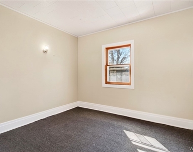 76 Vernon Place - Photo Thumbnail 13