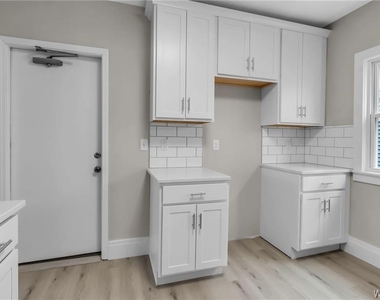 2514 Delaware Avenue - Photo Thumbnail 8