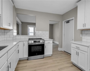 2514 Delaware Avenue - Photo Thumbnail 4
