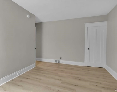 2514 Delaware Avenue - Photo Thumbnail 25