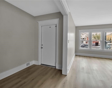 2514 Delaware Avenue - Photo Thumbnail 15