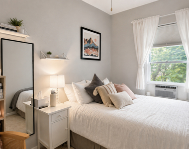 1129 Lexington Avenue - Photo Thumbnail 3