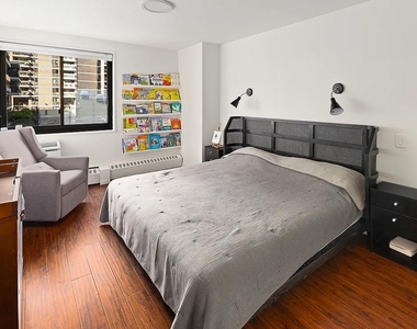 77 Fulton Street - Photo Thumbnail 3