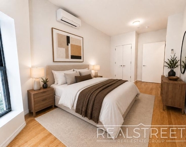 1440 Lincoln Place - Photo Thumbnail 6