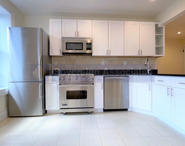 289 Convent Avenue - Photo Thumbnail 2